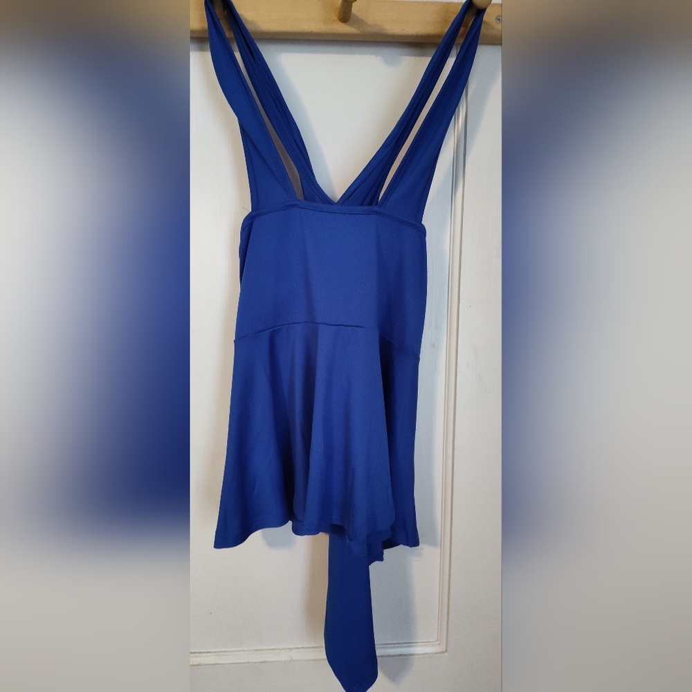 Cross cross, angled shirt